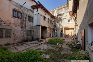 R136-8